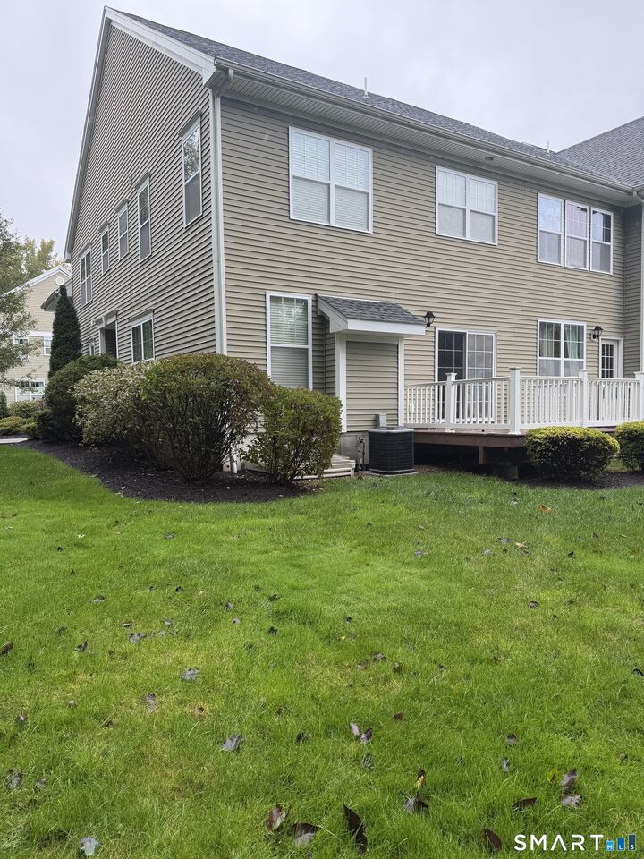 Property Photo:  4 Bristol Terrace 4  CT 06810 