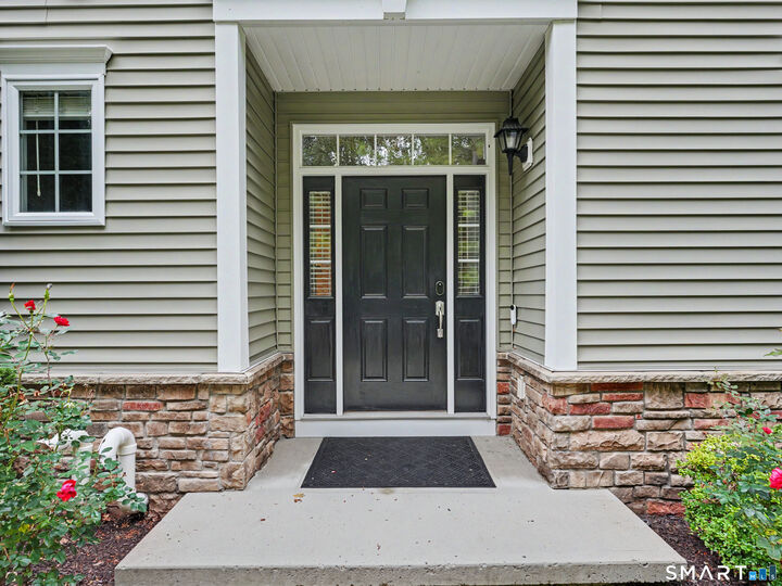Property Photo:  4 Bristol Terrace 4  CT 06810 