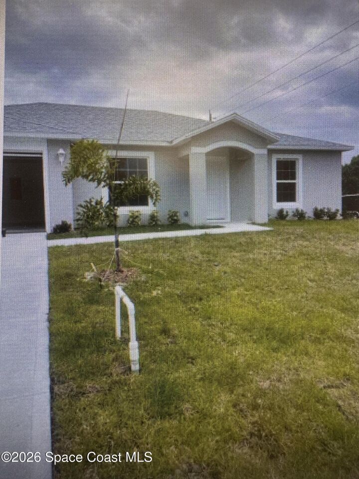 Property Photo: 906 Wheatley Street SE FL 32909