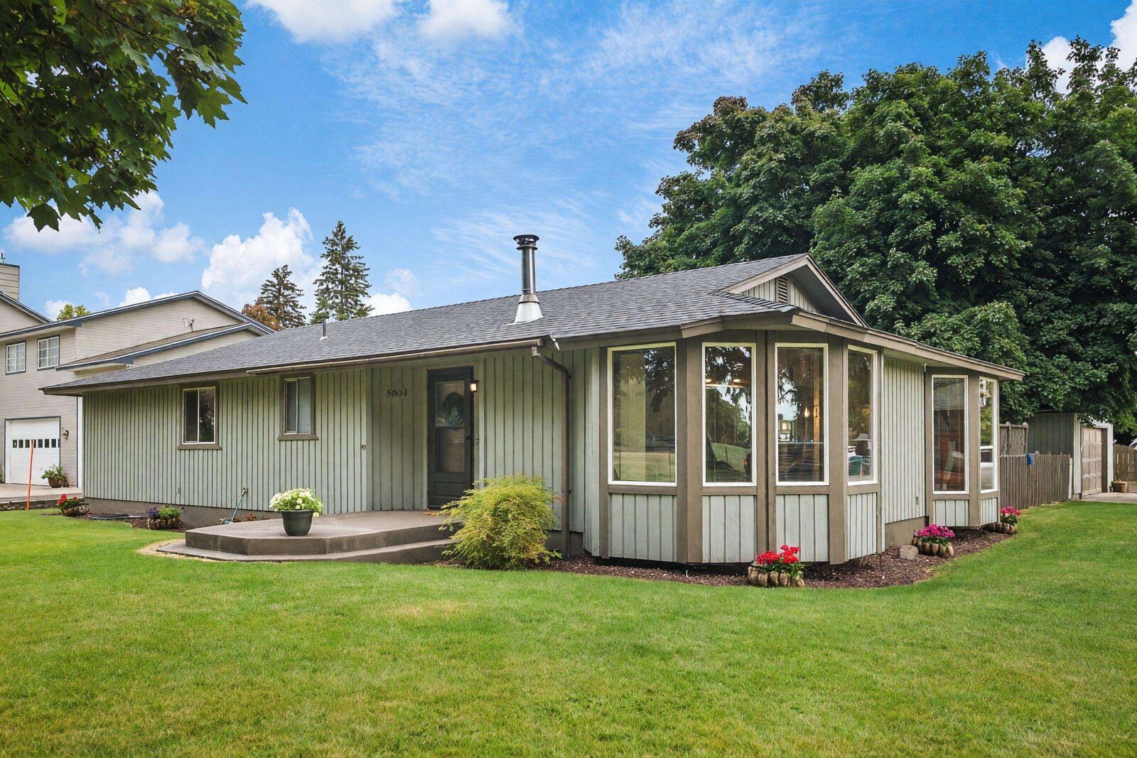 Property Photo: 3804 N Park Rd WA 99212
