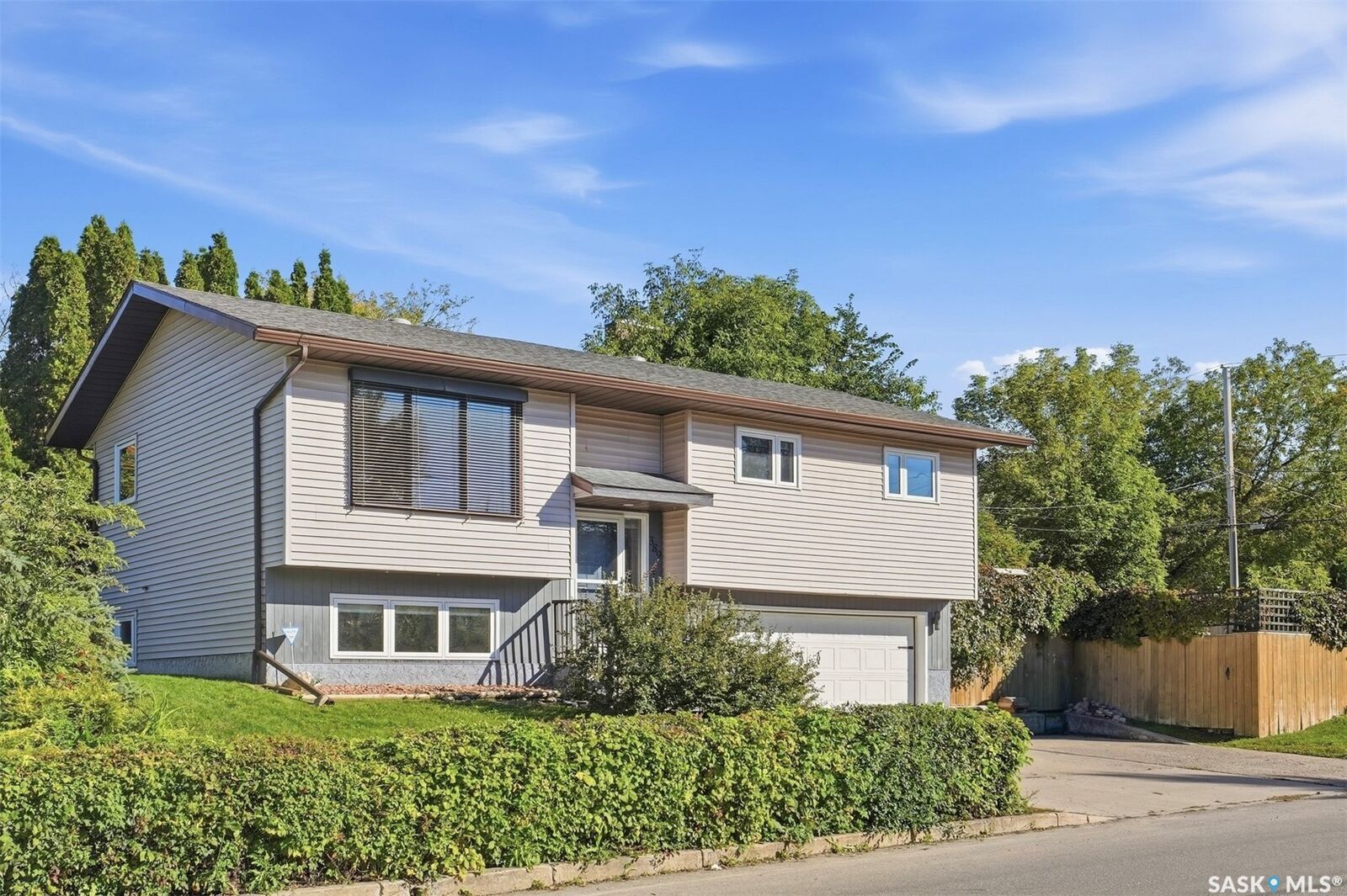 Property Photo:  389 21st Street W  SK S6V 4J2 