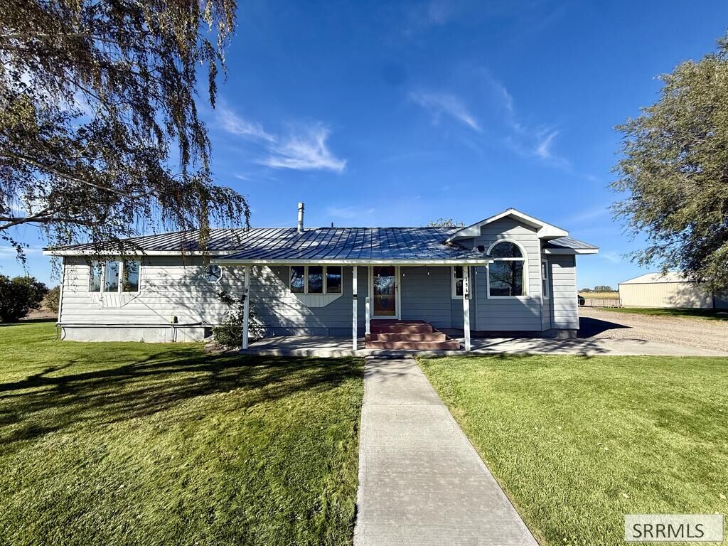 Property Photo:  196 E 400 N  ID 83221 