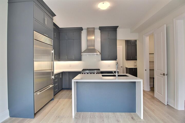 Photo de la propriété:  16 Sweet Gale Crescent  ON L4E 1K1 