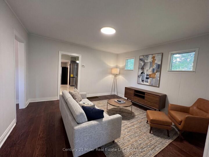 Property Photo:  961 Ninth Street  ON L5E 1S2 