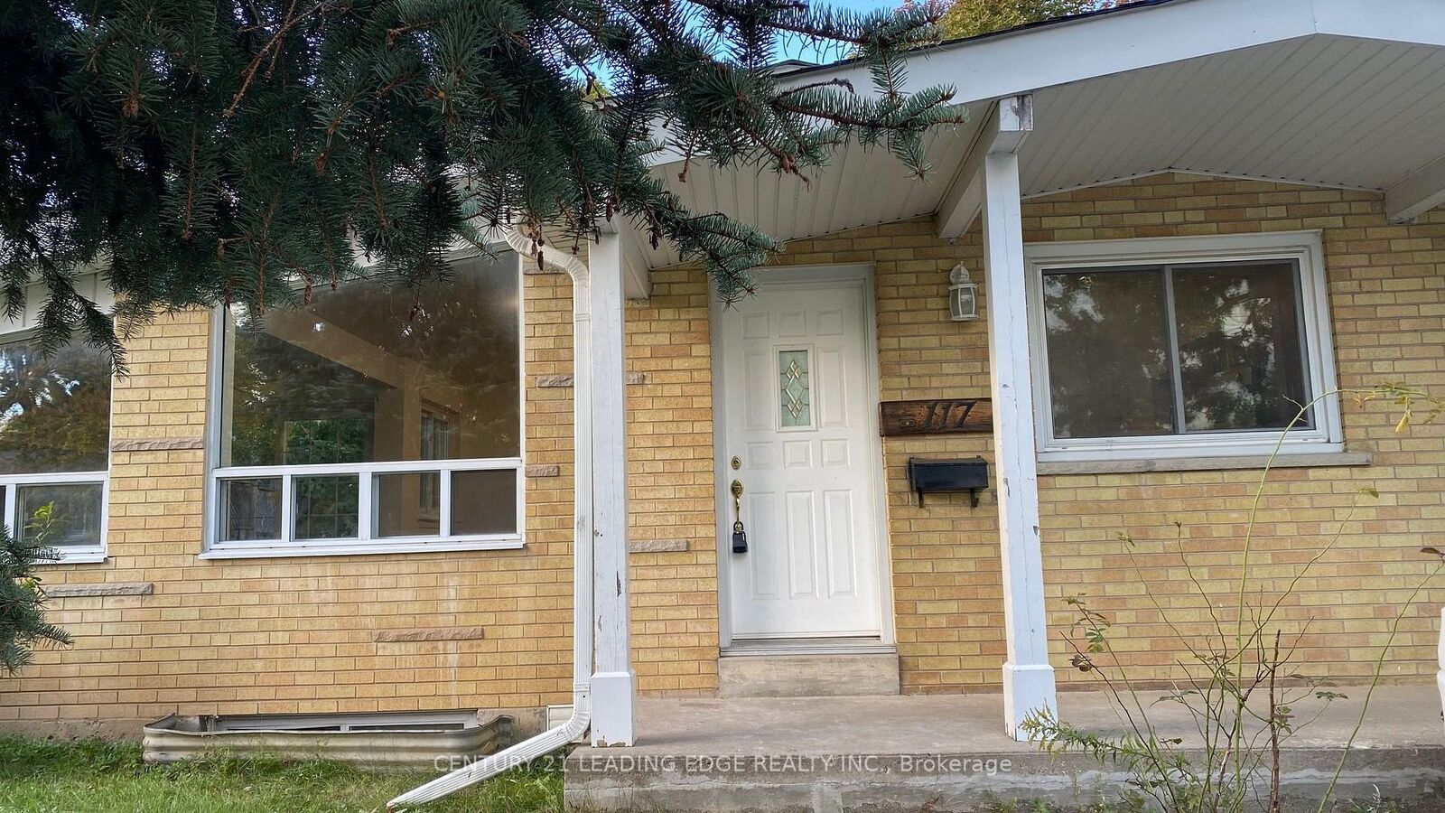 Property Photo:  