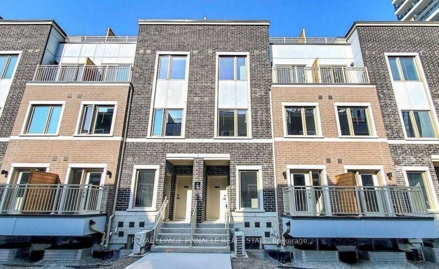 Property Photo:  151 Honeycrisp Crescent Th177  ON L4K 0N6 