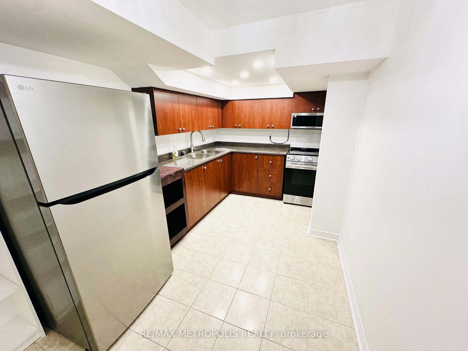 Property Photo:  6 Wahba Way Basement  ON L3S 0C1 
