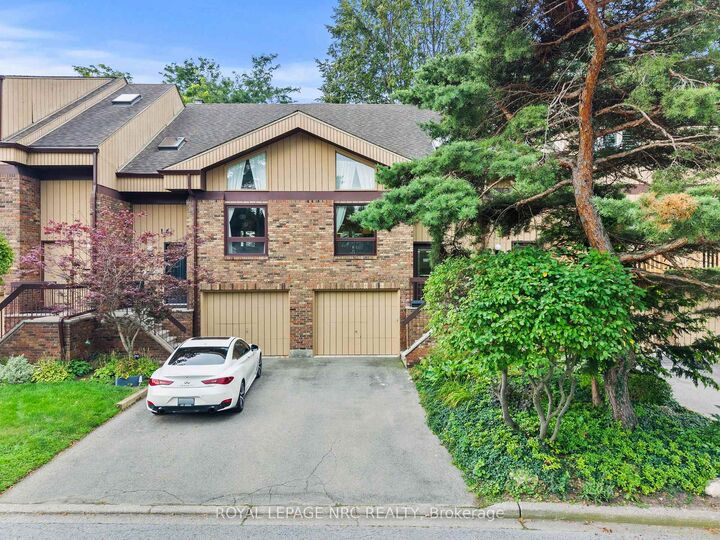 Property Photo: 178 Scott Street 15 ON L2N 6Y5