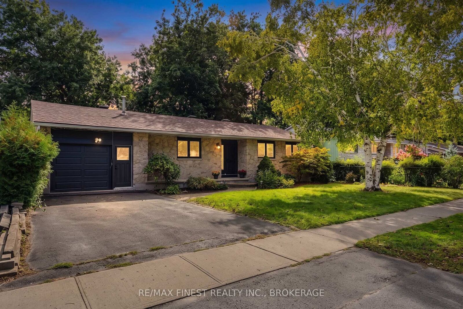 Property Photo: 933 Mayfair Crescent ON K7M 5S5
