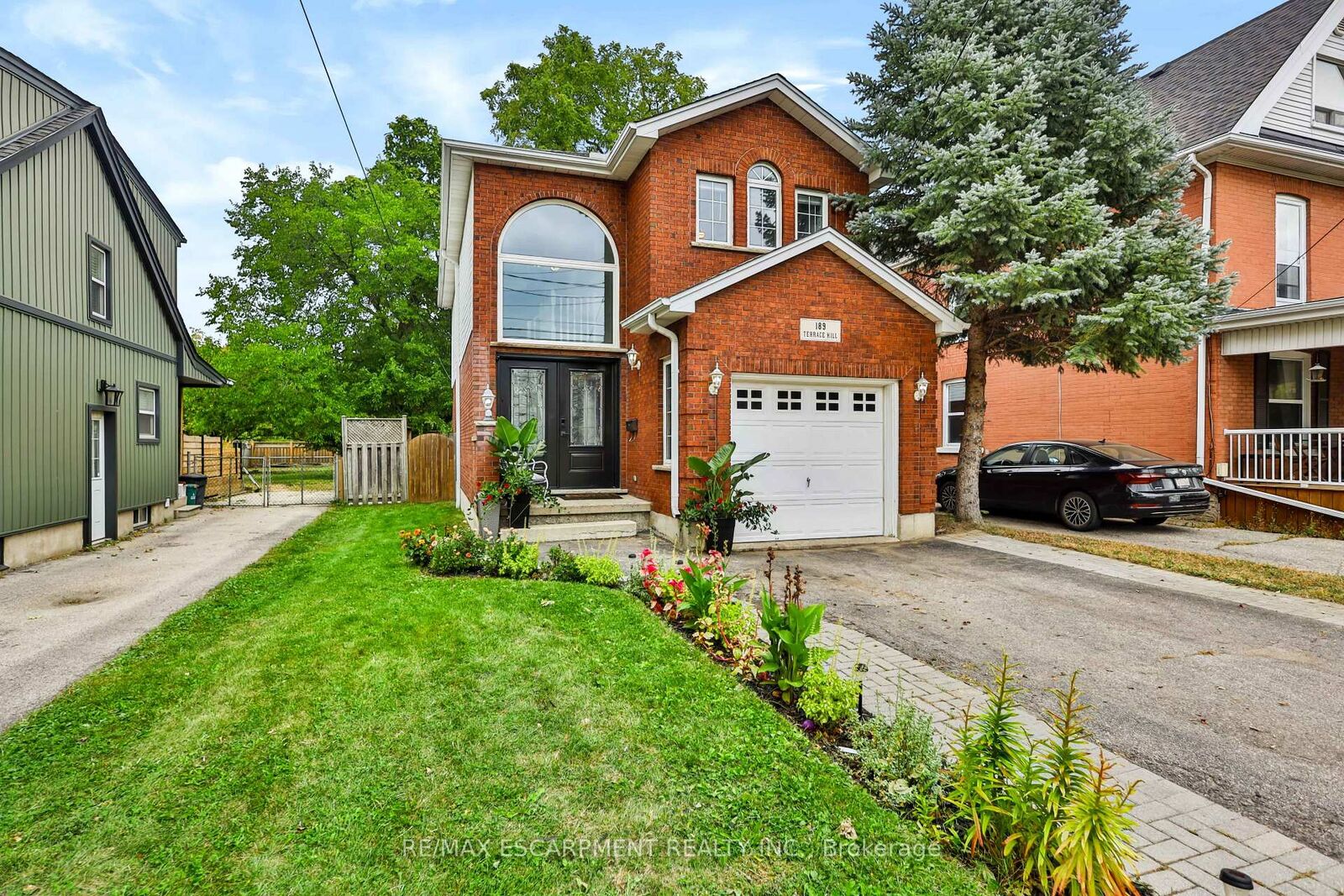Property Photo:  189 Terrace Hill Street  ON N3R 1G8 