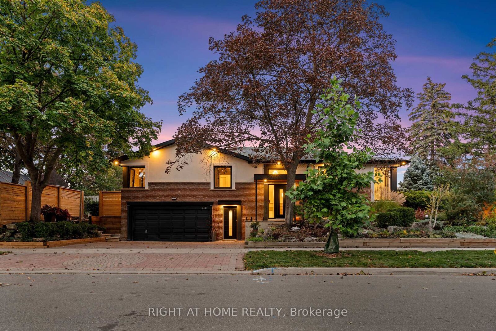 Property Photo:  3361 Rhonda Valley  ON L5A 3G1 