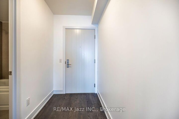 Property Photo:  2550 Simcoe Street N 2001  ON L1L 0R5 