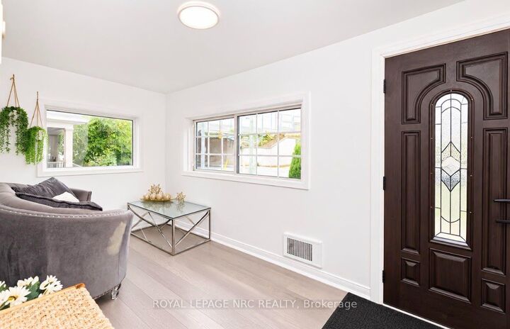 Property Photo:  243 Geneva Street  ON L2R 4R2 