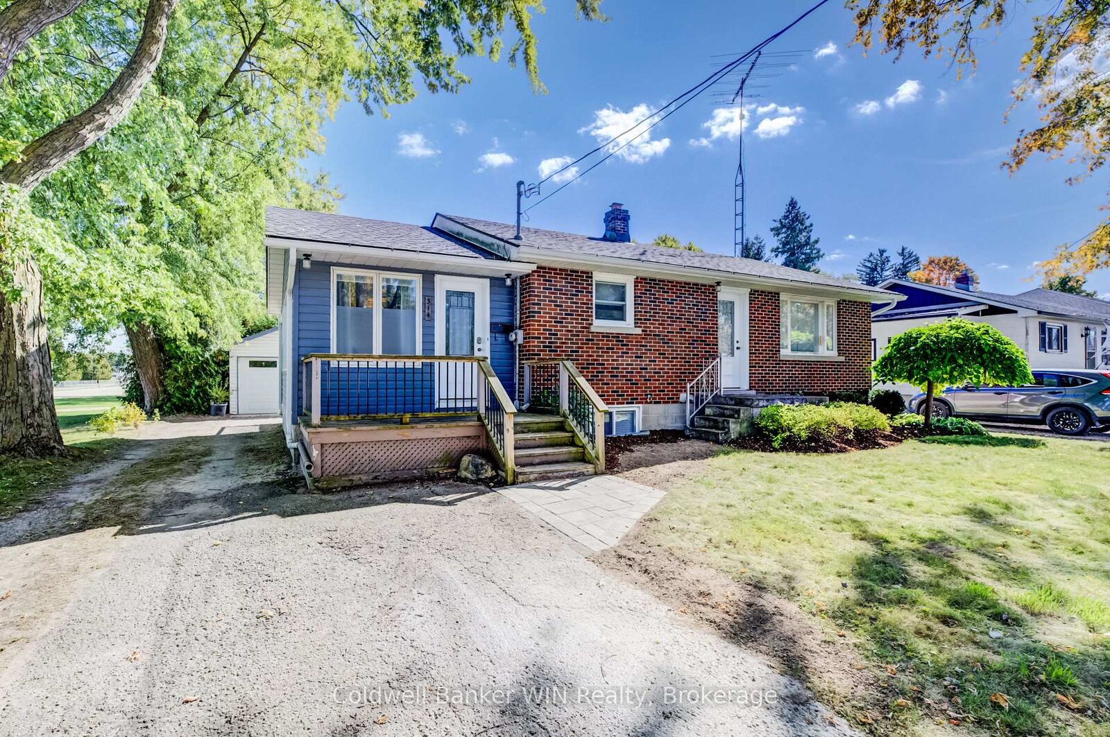 Property Photo:  314 Wellington Street E  ON N0G 2L2 