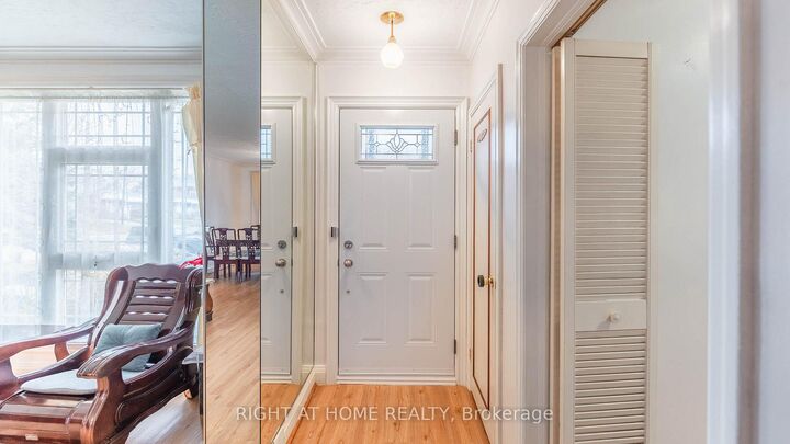 Property Photo:  82 Tower Drive  ON M1R 3P2 
