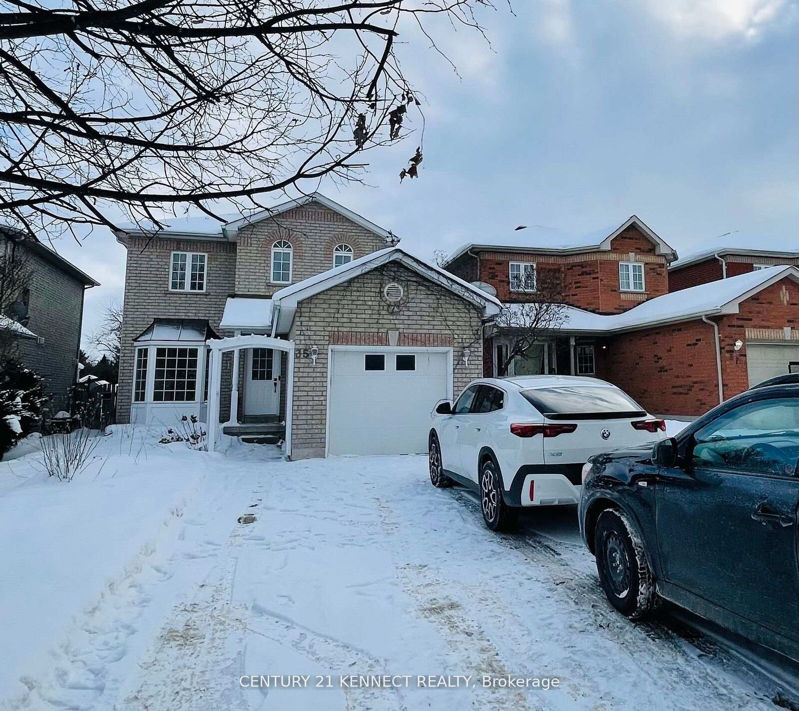Property Photo: 35 Drake Drive ON L4N 8X4