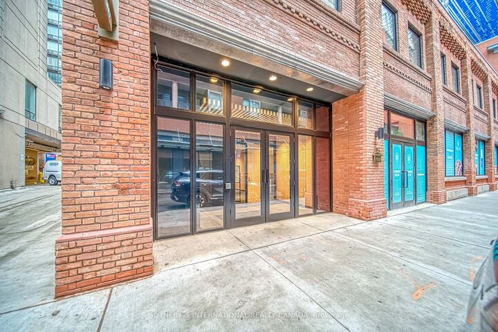 Property Photo:  15 Mercer Street 4002  ON M5V 1H2 
