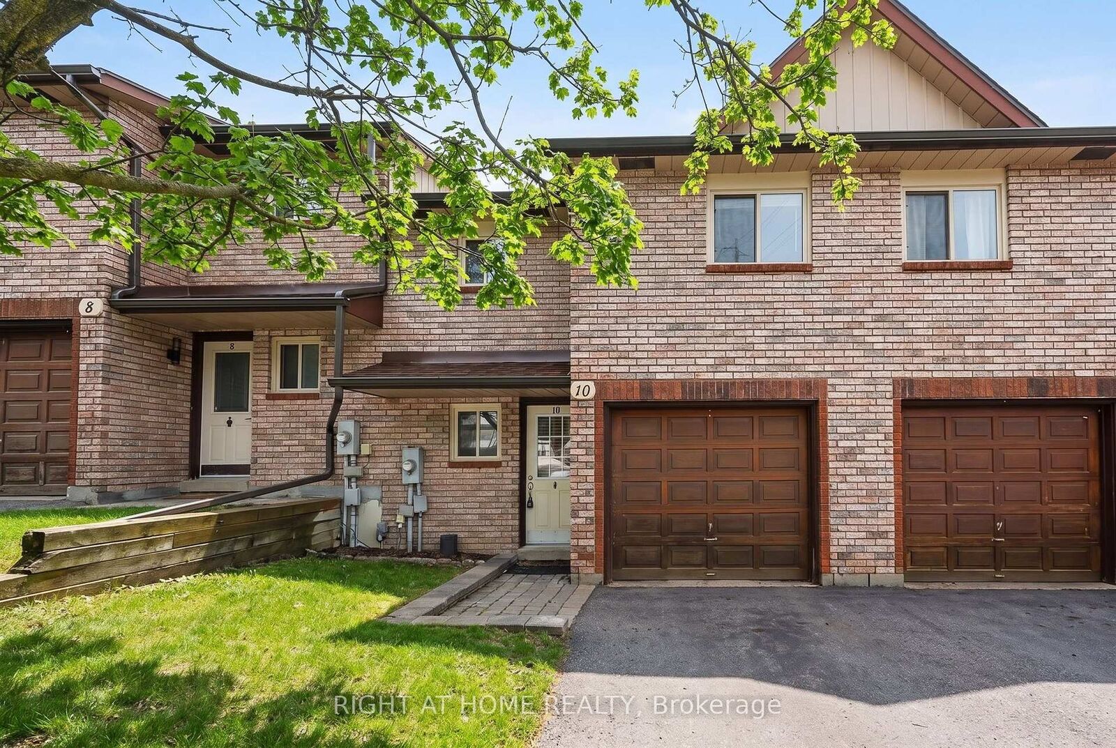 Property Photo:  32 Sawmill Road 10  ON L4N 6X3 