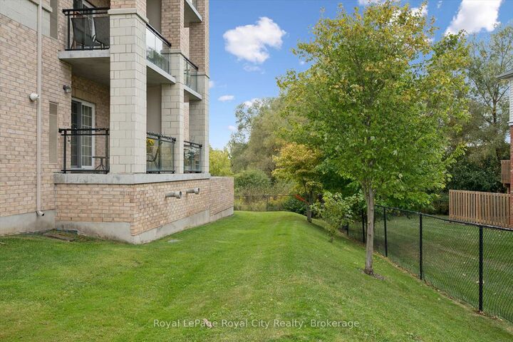 Property Photo: 1077 Gordon Street 142 ON N1G 0E3