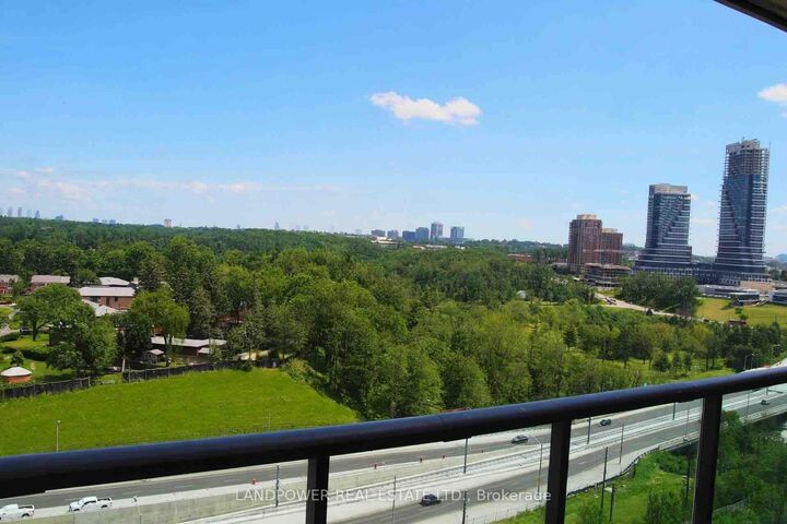Property Photo:  35 Brian Peck Crescent 1002  ON M4G 0A5 