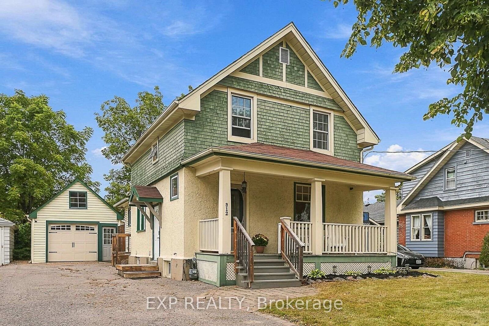 Property Photo:  312 Walnut Street W  ON L1N 2W1 