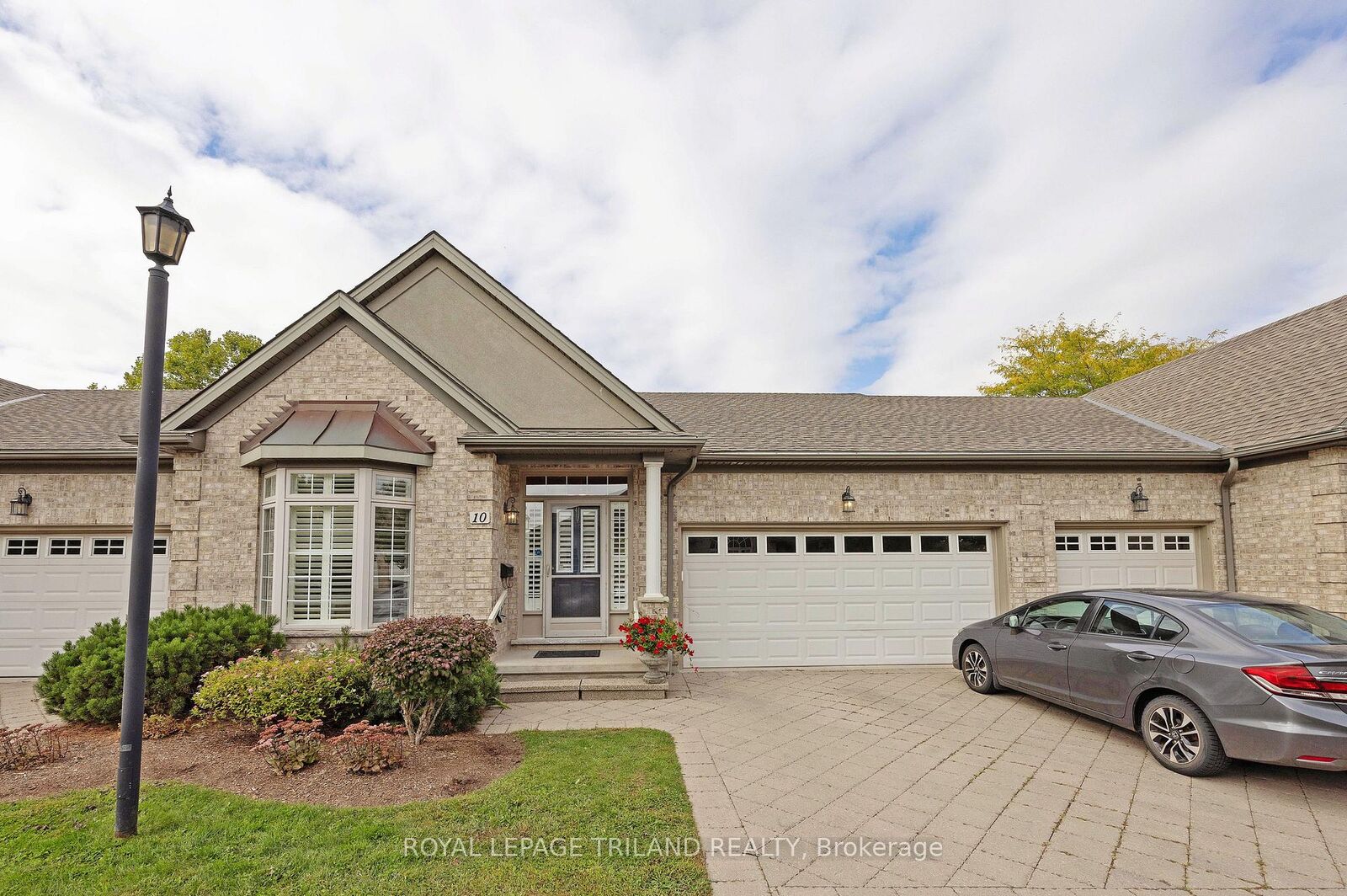 Property Photo:  575 McGarrell Place 10  ON N6G 5L3 