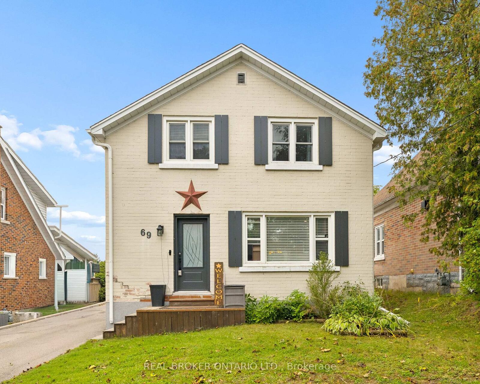 Property Photo: 69 Talbot Street ON N2M 2A8