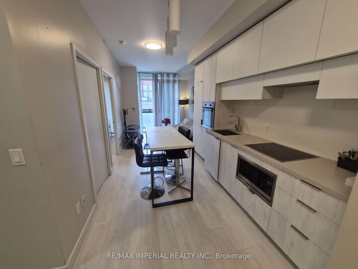 Property Photo:  8 Eglington Avenue E 609  ON M4P 0C1 