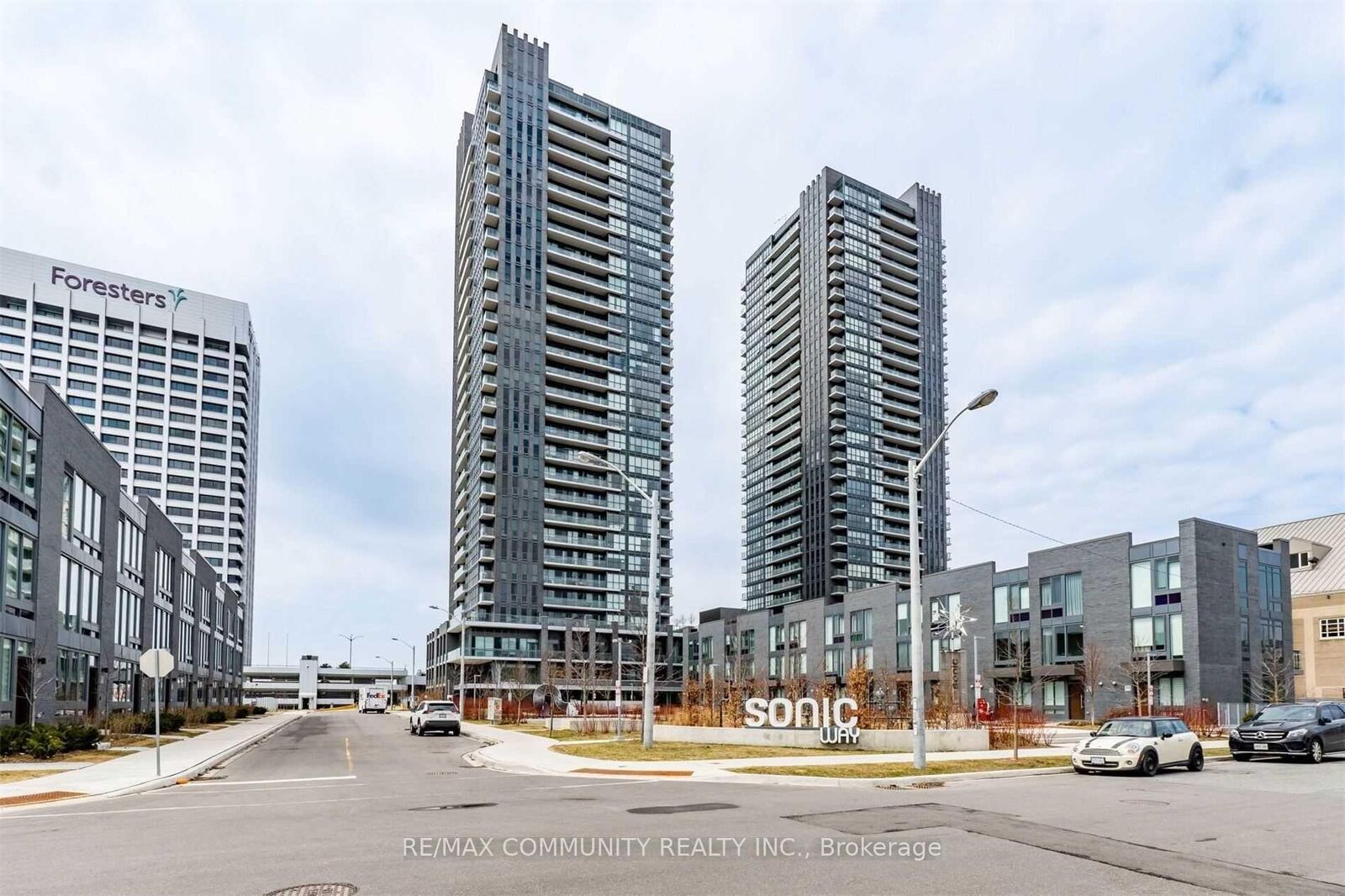 Property Photo:  2 Sonic Way 2512  ON M3C 0P2 