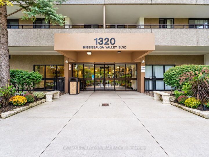 Property Photo:  1320 Mississauga Valley 405  ON L5A 3S9 