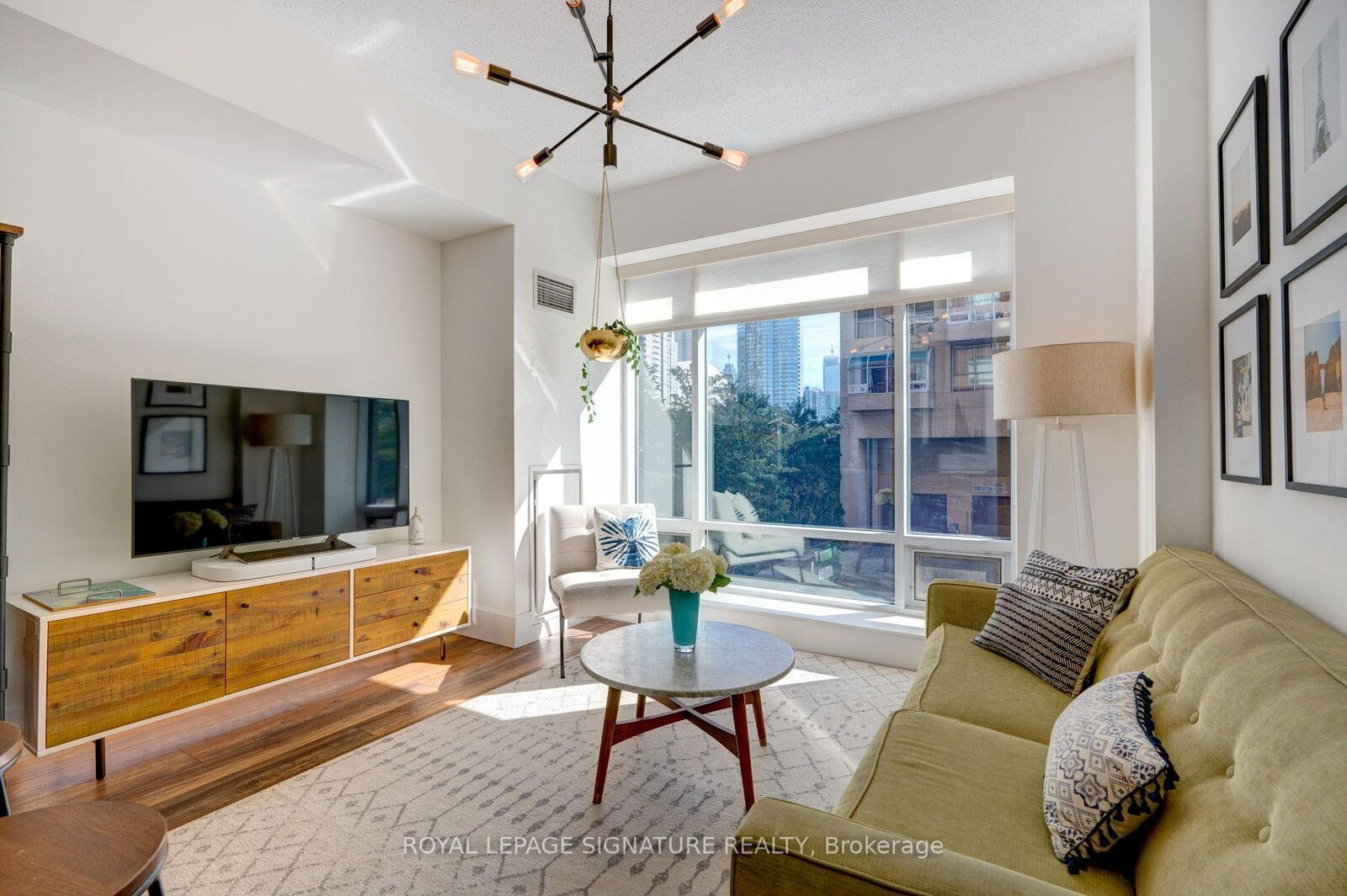 Property Photo:  500 Queens Quay W 208E  ON M5V 3K8 