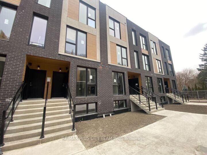 Property Photo:  178 Clonmore Drive Blkb #9  ON M1N 0B9 