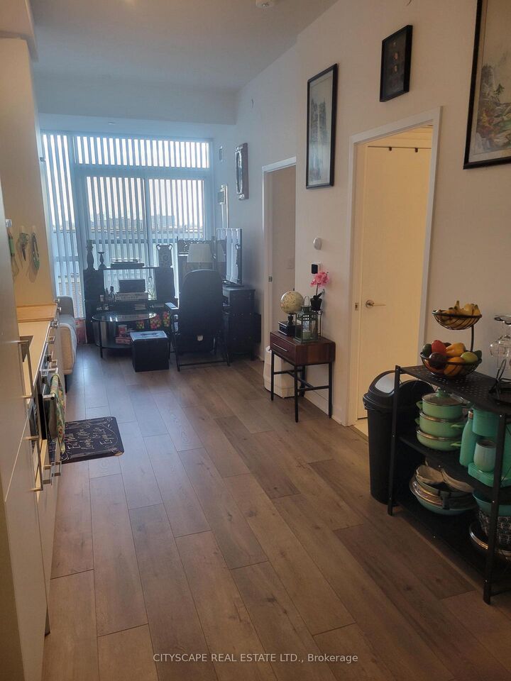 Property Photo:  38 Honeycrisp Crescent 511  ON L4K 0M8 