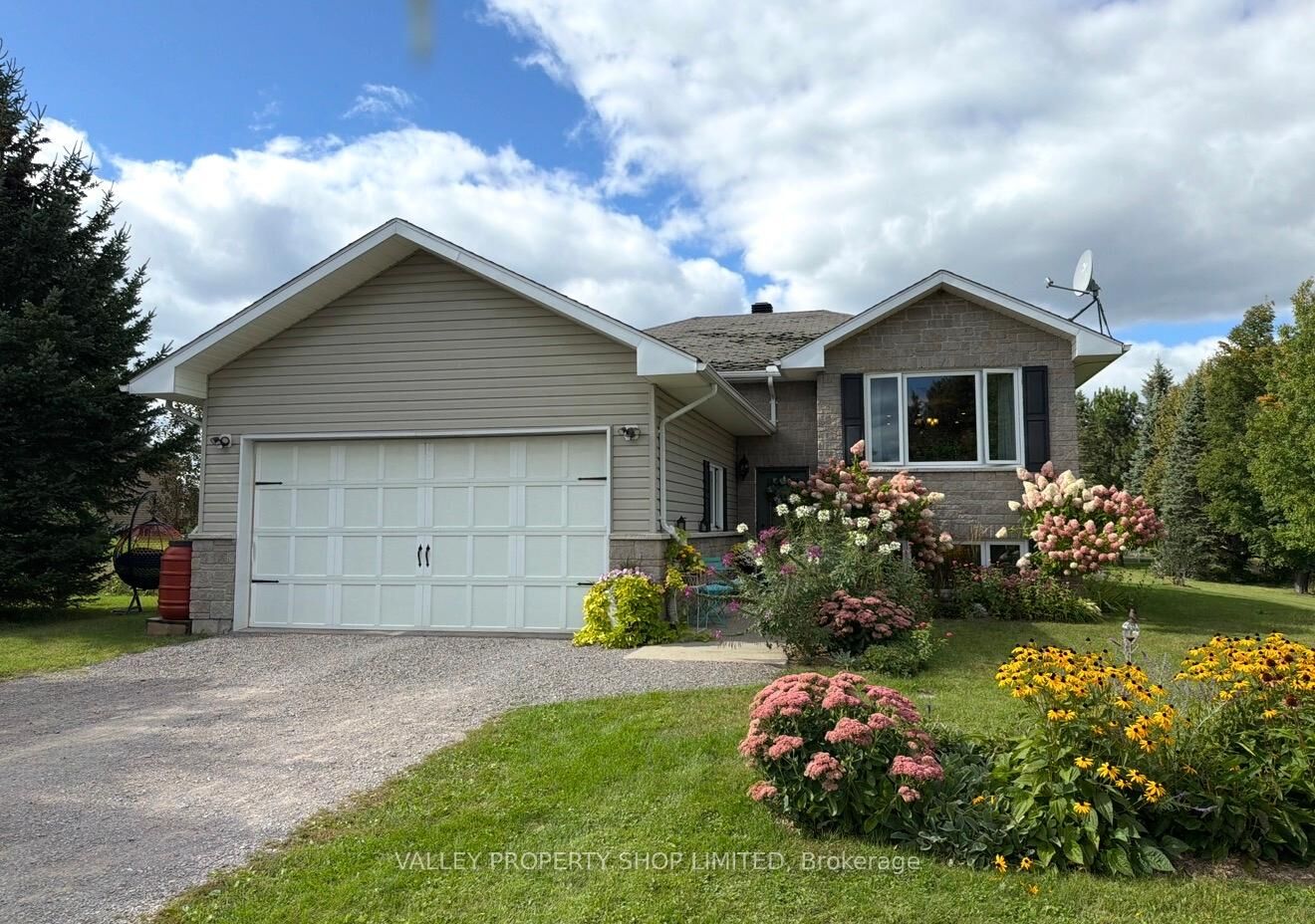 Property Photo:  10 Kirk Court  ON K0J 1X0 