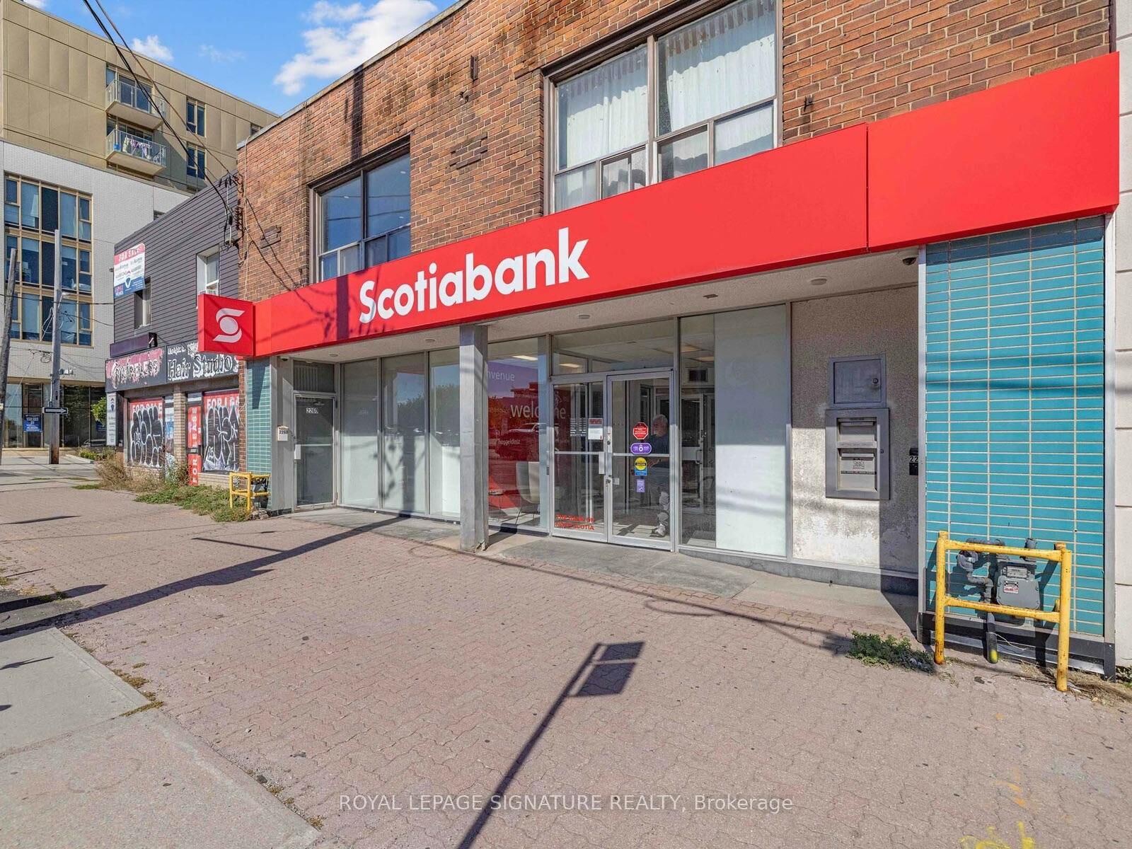 Property Photo:  2260 Eglinton Avenue W  ON M6E 2L3 