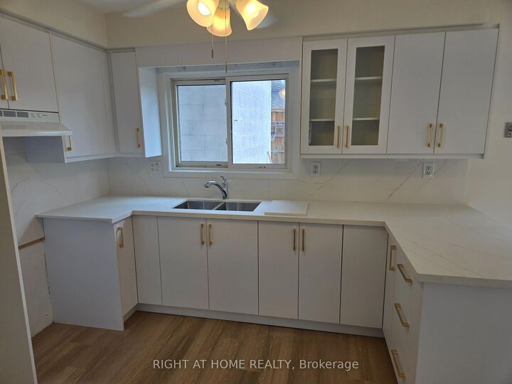 Property Photo:  13 Faulkner Crescent  ON M9M 2B9 