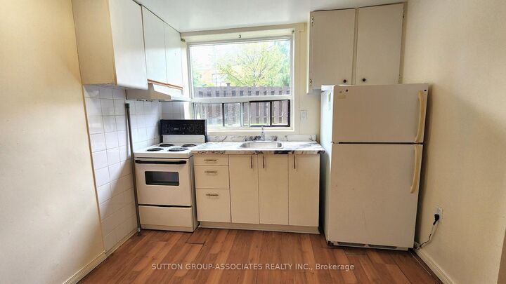 Property Photo:  3 Greenbrook Drive 102  ON M6M 2J8 