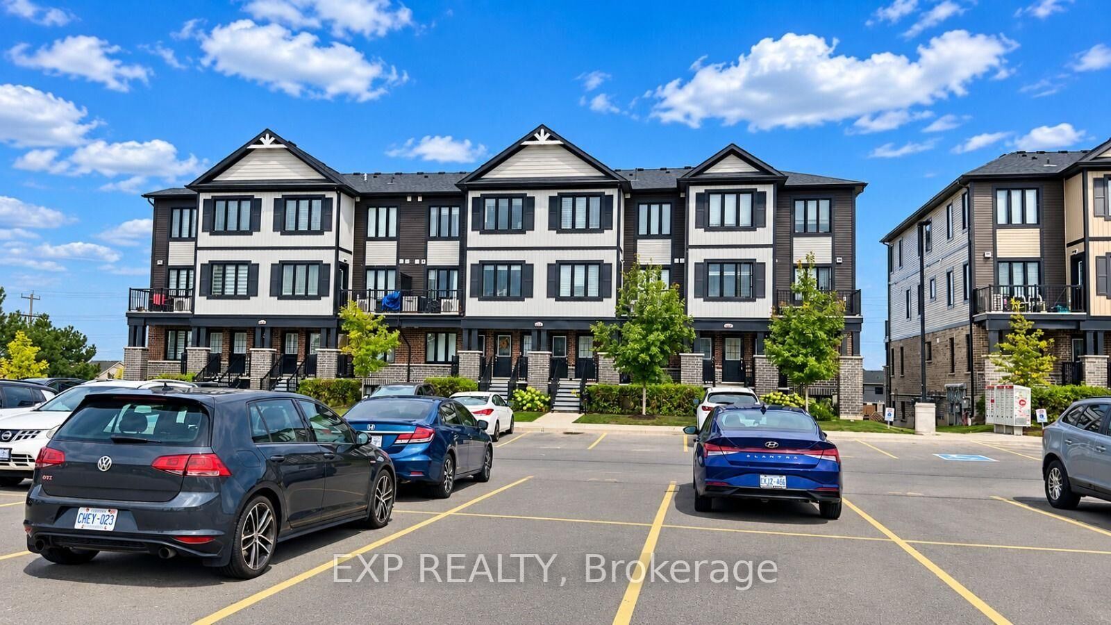 Property Photo:  160 Rochefort Street C14  ON N2R 0P5 