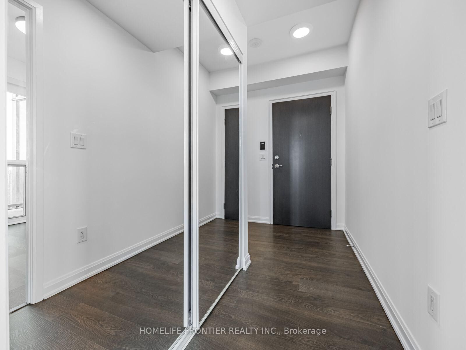 Property Photo:  9 Bogert Avenue 2903  ON M2N 0H3 