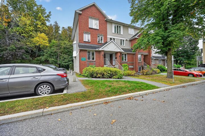 Property Photo: 6812 Jeanne Darc Boulevard N A ON K1C 6E9