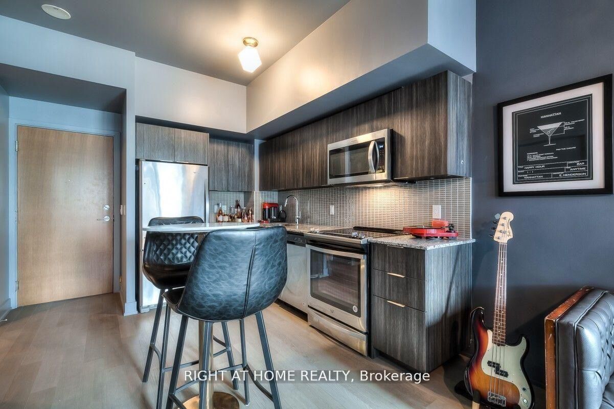 Property Photo:  30 Shore Breeze Drive 540  ON M8V 0J1 