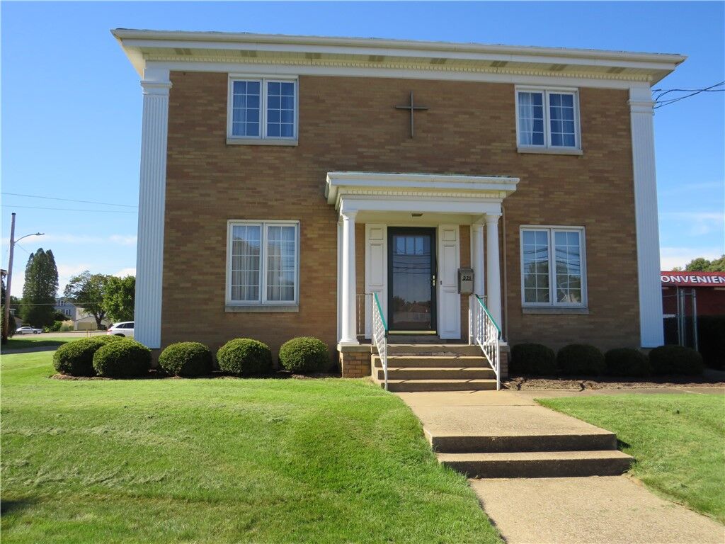 Property Photo:  319 N Broad St  PA 16127 