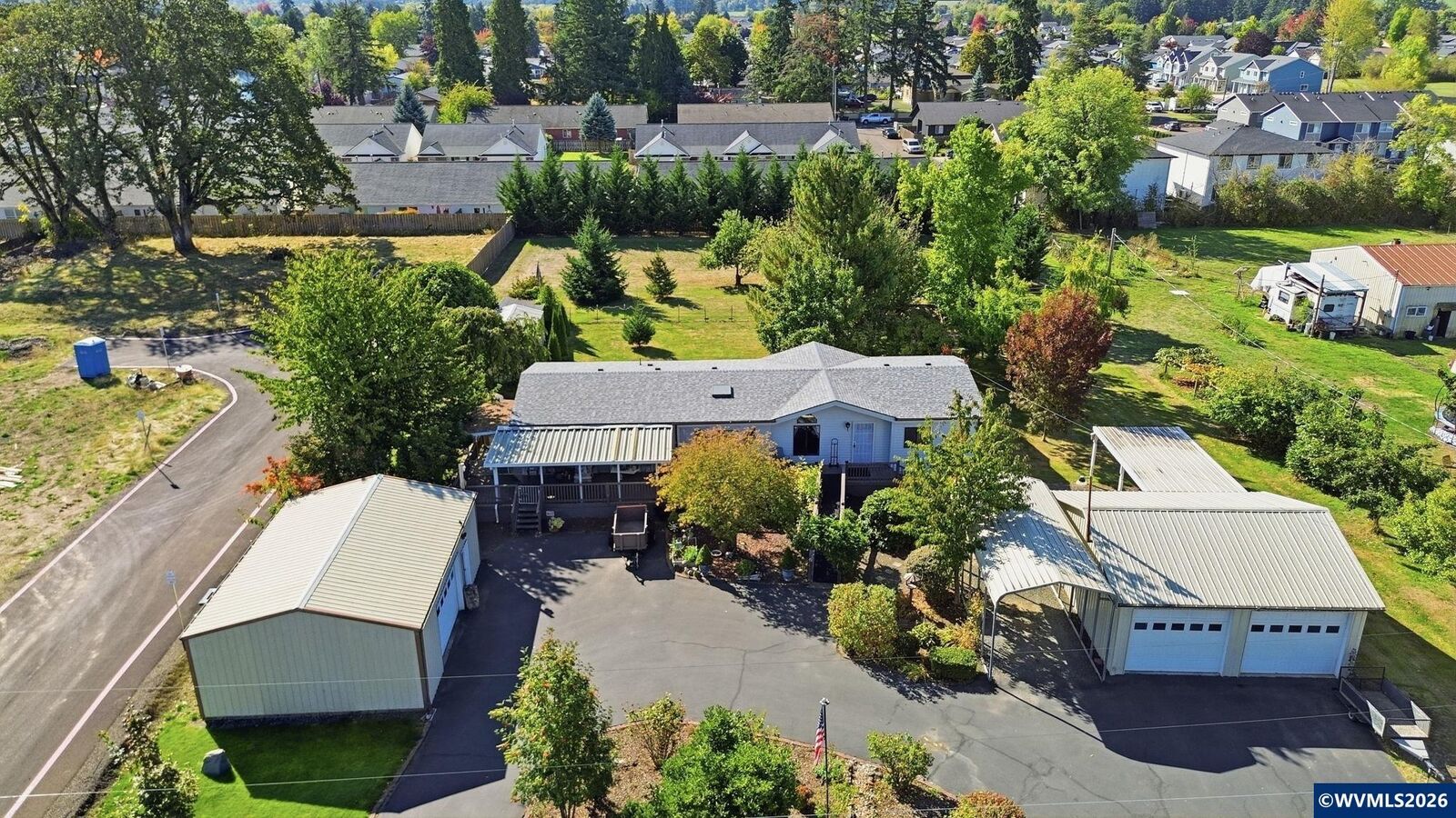 Property Photo:  820 Kees St  OR 97355 