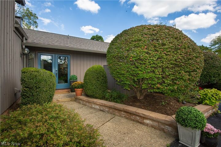 Property Photo:  524-25 Concord Downs Lane  OH 44202 