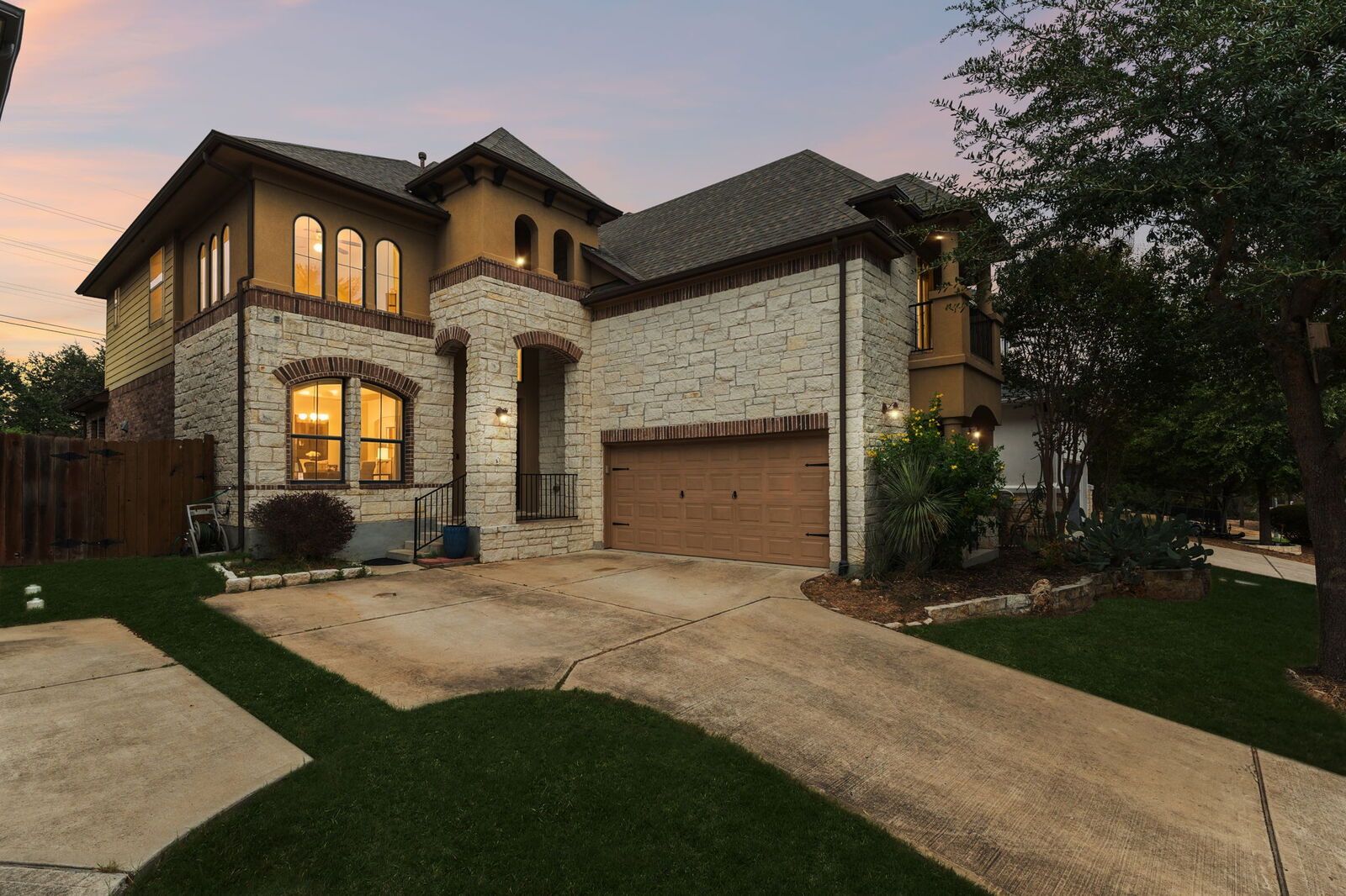 Property Photo:  205 E Adelanta Place  TX 78681 