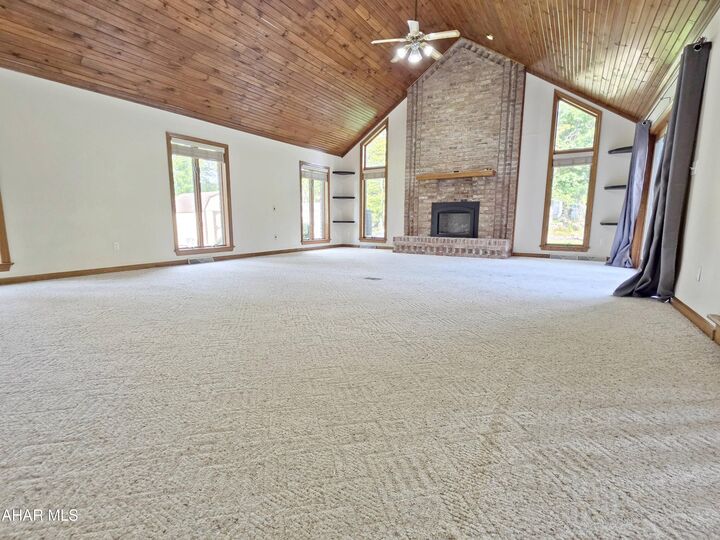 Property Photo: 114 Stratford Court PA 16648