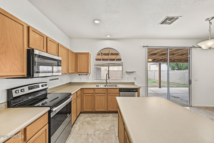 Property Photo:  1116 E Altadonna Street  AZ 85140 