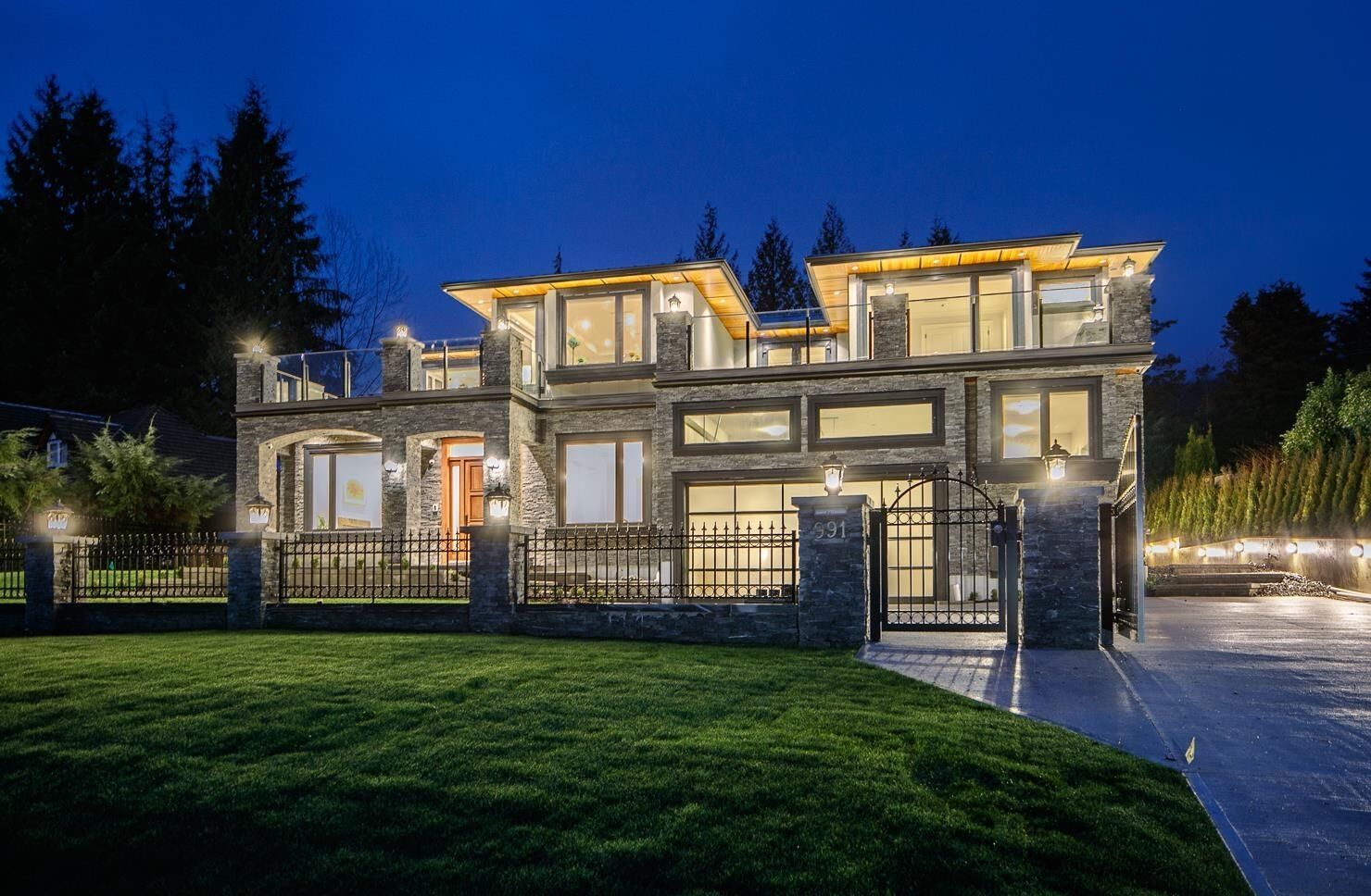 Property Photo:  991 Cross Creek Rd  BC V7S 2S6 