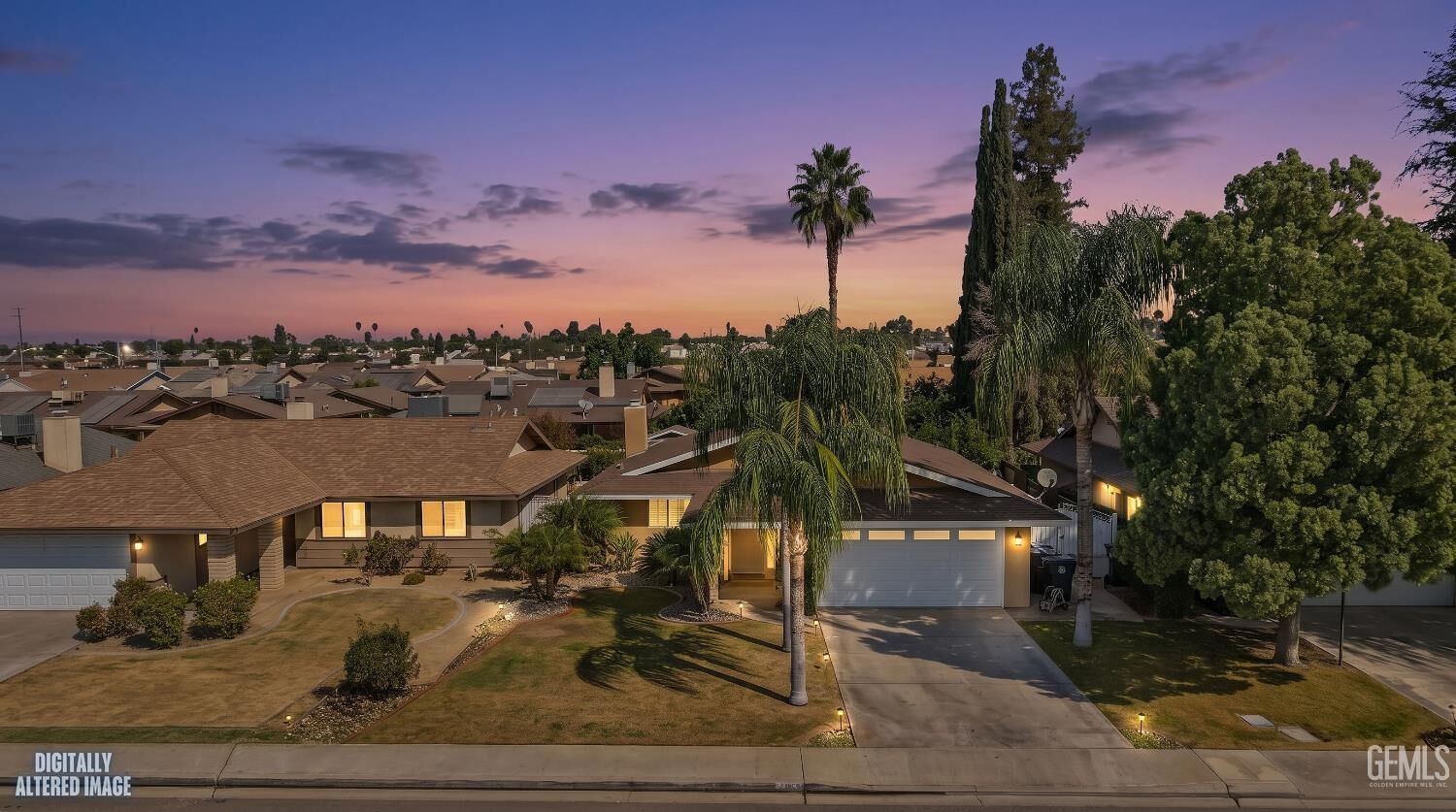 Property Photo: 4016 Thatch Avenue CA 93313
