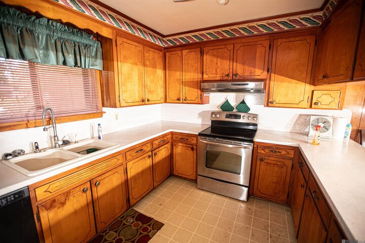 Property Photo: 1247 Silverwood Dr LA 70807